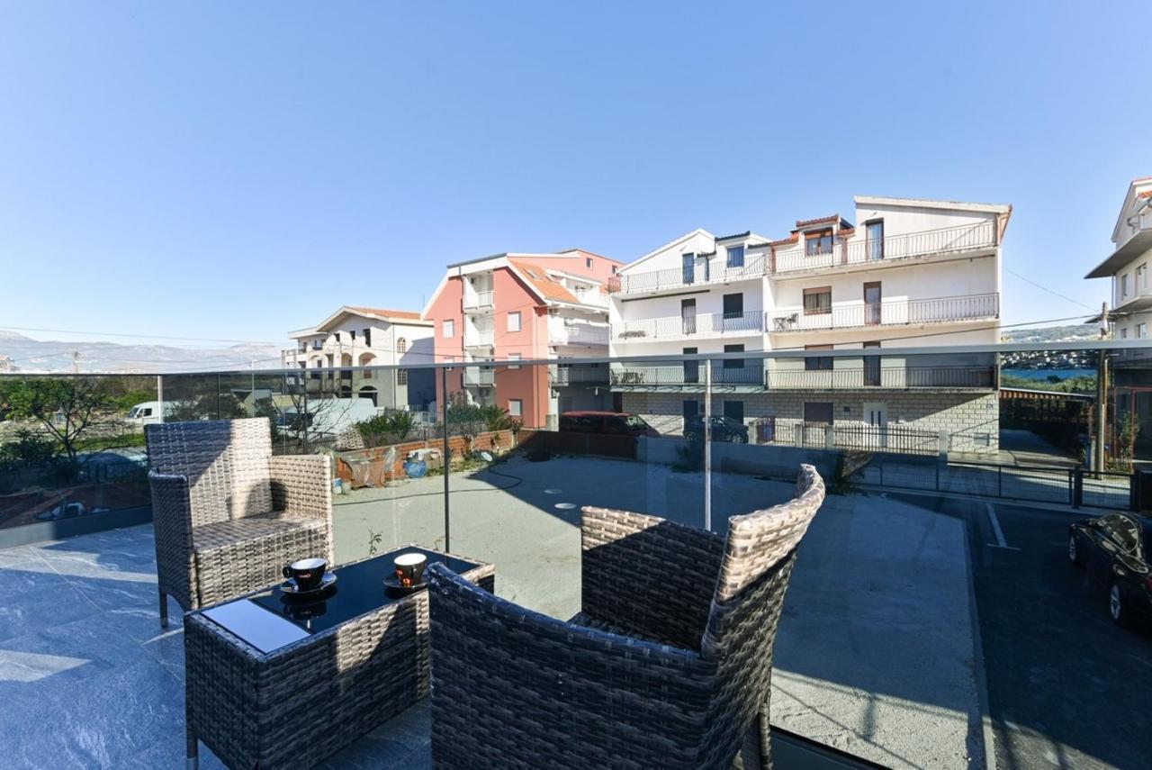 Apartments By The Sea Trogir - 21215 외부 사진